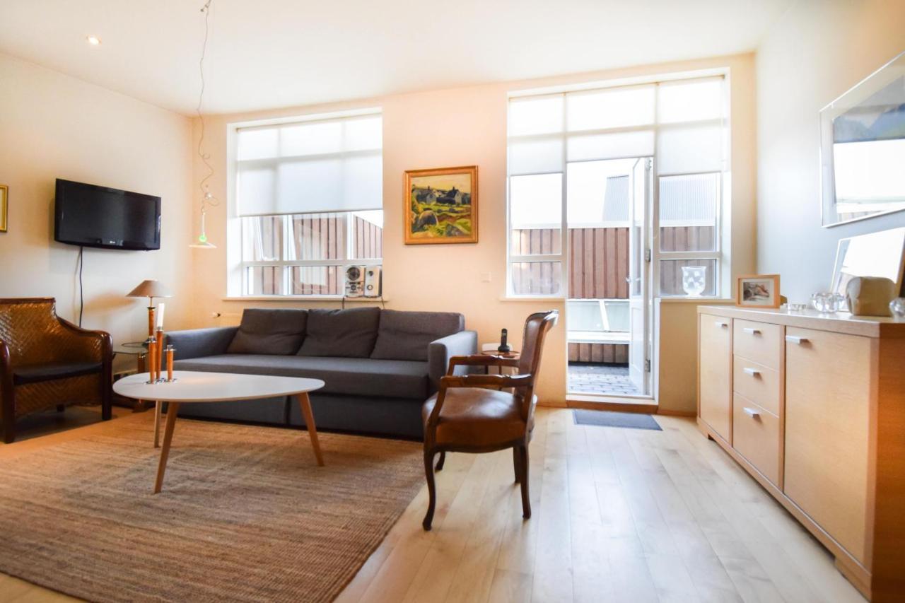 þ6 Apartment *